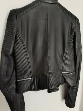 Cazadora cuero negra talla M