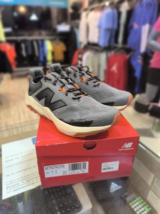 Zapatillas New Balance Trail Hombre Talla 45
