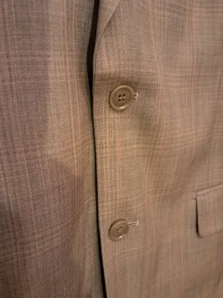 Traje de hombre gris: pantalón y chaqueta