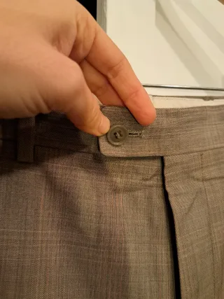 Traje de hombre gris: pantalón y chaqueta
