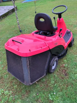 Tractor cortacésped Eurotwin rojo