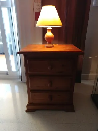 Mesilla de noche provenzal de madera