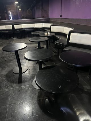 8 Tavoli da bar rotondi 60x60 con base in metallo