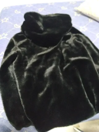 Abrigo pelo sintético mujer negro