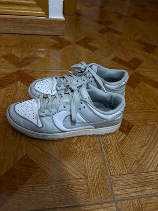 Zapatillas Nike Dunk Grises y Blancas