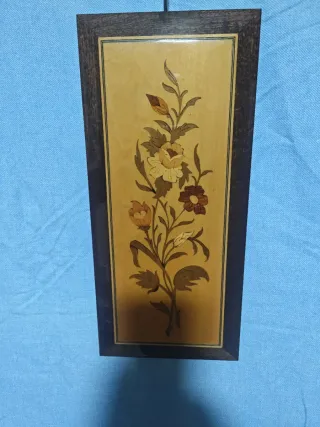 Quadro in legno intarsiato floreale vintage