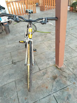 Bicicleta BH Amarilla y Negra