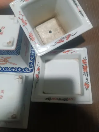 Antigüedades: 2 jarrones y 2 bases