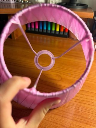 Pantalla de lámpara rosa plisada