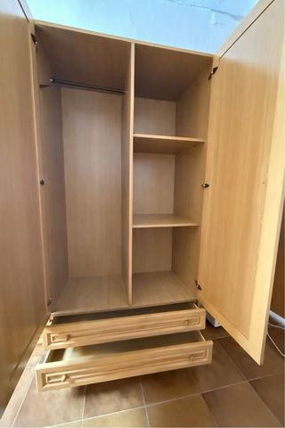 Armario 2 puertas y cajones madera en Bolbaite