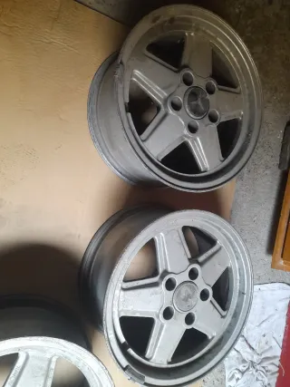 3 Llantas aluminio  5 radios clasicas