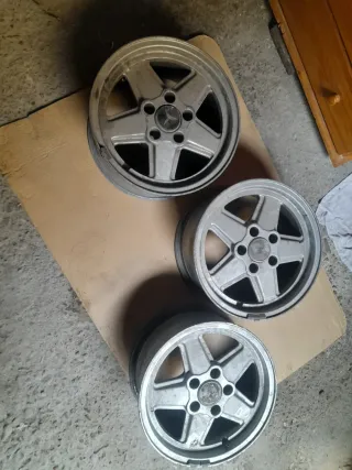 3 Llantas aluminio  5 radios clasicas