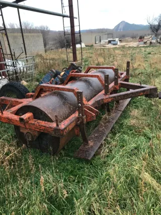 Rulo agrícola con cuchilla
