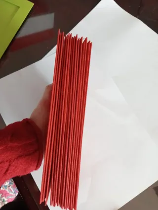 16 biglietti rossi in cartoncino