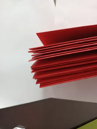 16 biglietti rossi in cartoncino