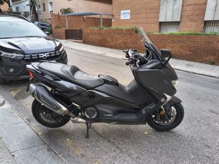 Yamaha T MAX 530 SX Negra