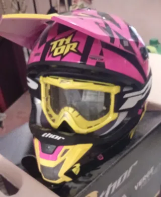 Casco de Cross Thor Rosa y Amarillo