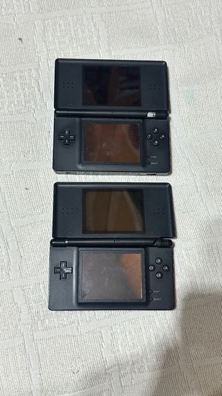 2 Nintendo DS Lite