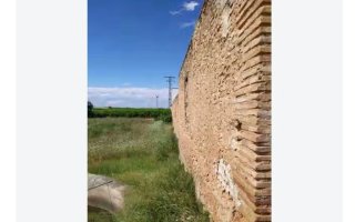 SE VENDE TERRENO EN GUADASUAR.