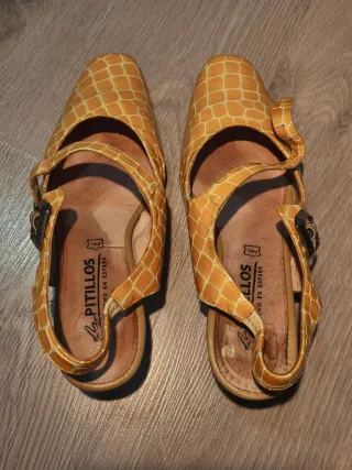Sandalias Pilllos mujer piel amarillo