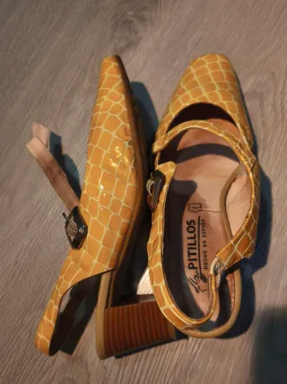 Sandalias Pilllos mujer piel amarillo