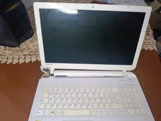 Toshiba Satellite L50 per parti