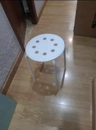 Taburete Ikea baño/ducha.