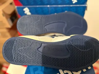 Reebok Blancas y Azules. 43-44.5.