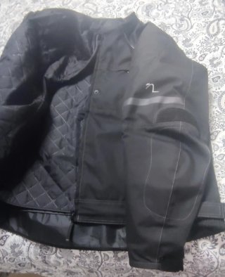 Chaqueta de moto negra