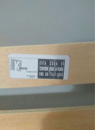 Cuna de madera blanca Takata