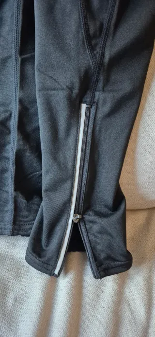 Mallas de deporte negras con bandera de España