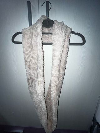 Bufanda de pelo beige