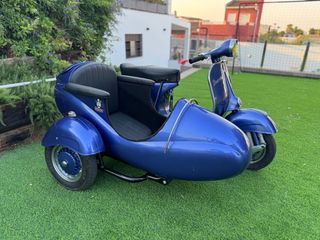 Vespa 150 s con sidecar azul