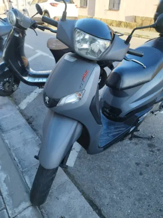 Peugeot Tweet RS 125 Scooter