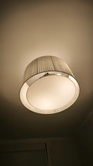 Lámpara colgante de tela plisada beige