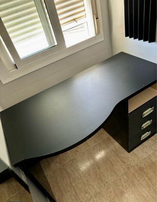 Escritorio curvo madera negro