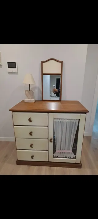 Aparador de madera maciza y espejo