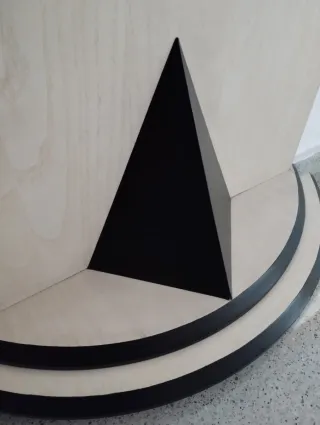 Entradita de madera y cristal beige