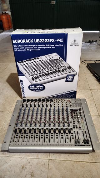 Mesa de mezclas Behringer UB2222FX-PRO