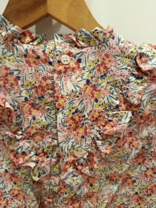 Vestido floral manga larga. Talla 9-10 qños