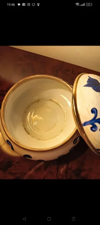 Caixa em porcelana pintada à mão numerada