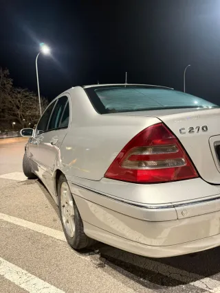 Mercedes-Benz Clase C 2003
