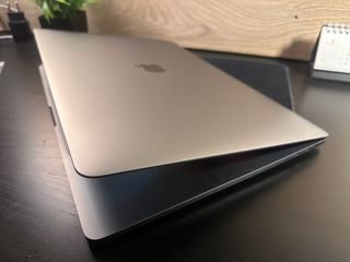 MacBook Pro 15 2018 / i7 / 16GB RAM / 512GB SSD