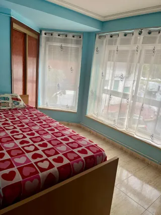 Se alquila habitación