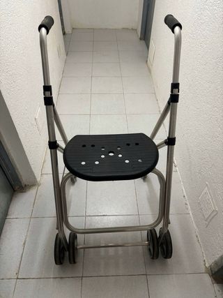 Andador Forta plegable con asiento