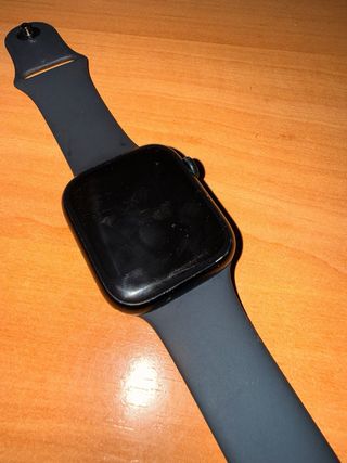 Apple Watch series 8 GPS 45 mm con cargador apple