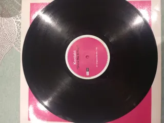 Kontakt - Show Me A Sign