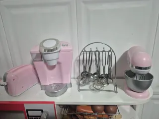 Cocina de juguete rosa de madera