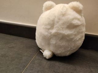 Peluche Gato Blanco con Aguacate Miniso