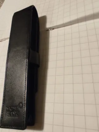Penna Montblanc nera con dettagli oro